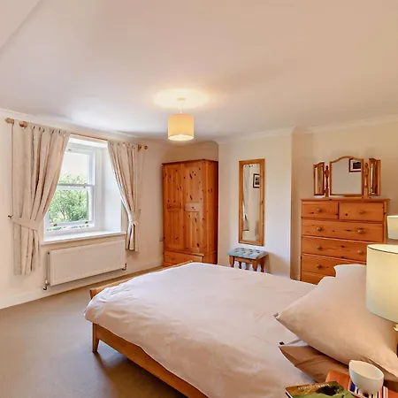 3 Bed In Newlands Valley Sz345