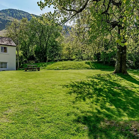 3 Bed In Newlands Valley Sz345 3*